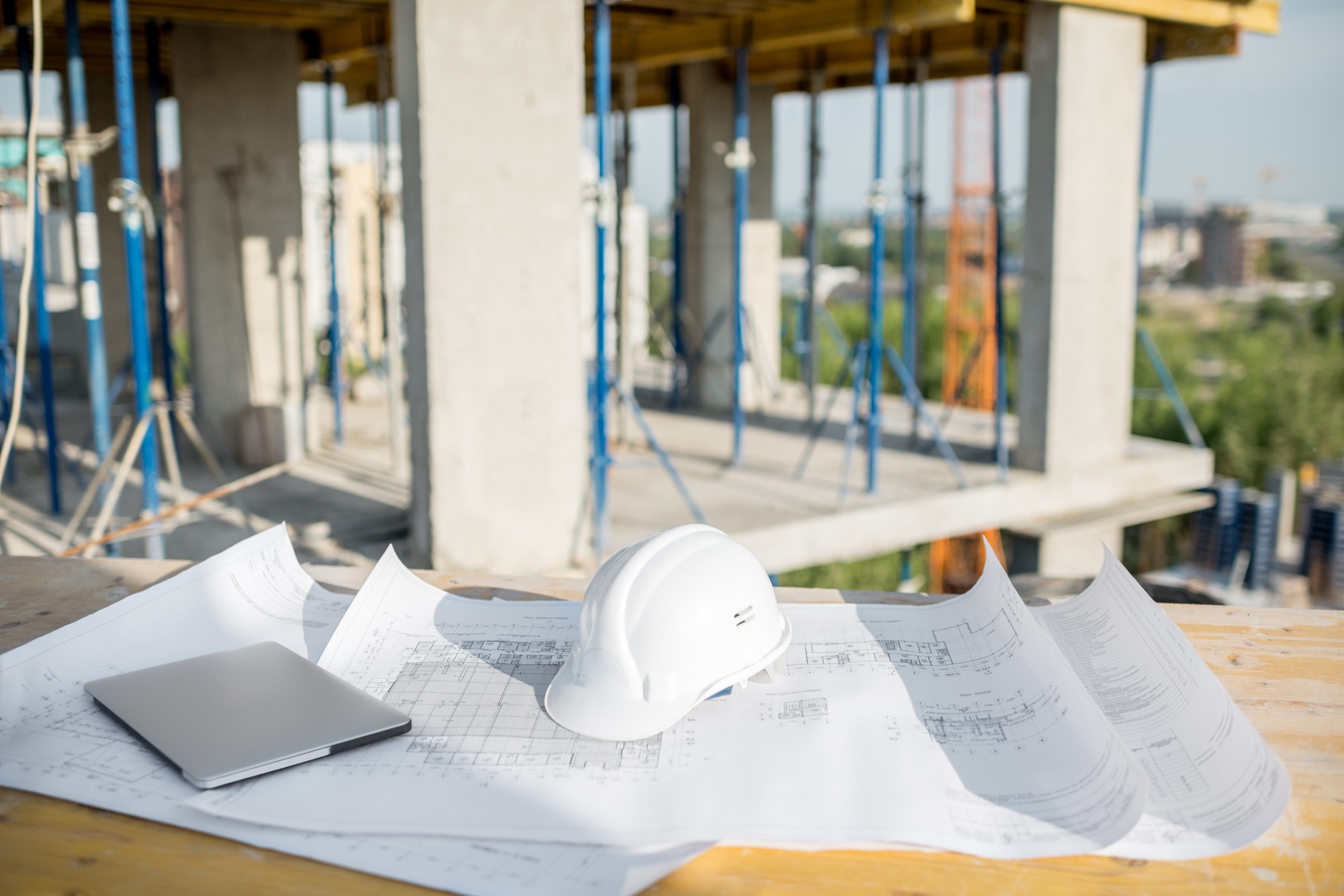 workspace-at-the-construction-site-1.jpg
